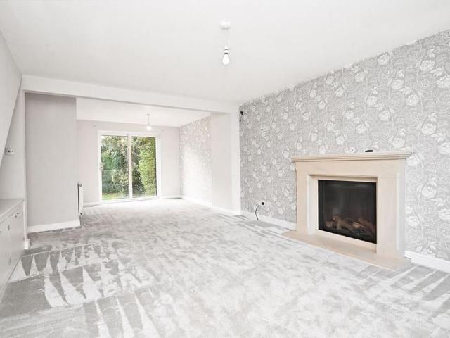 4 bedroom detached house to rent