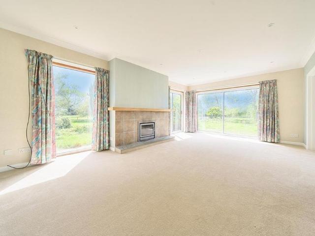 4 bedroom detached house to rent