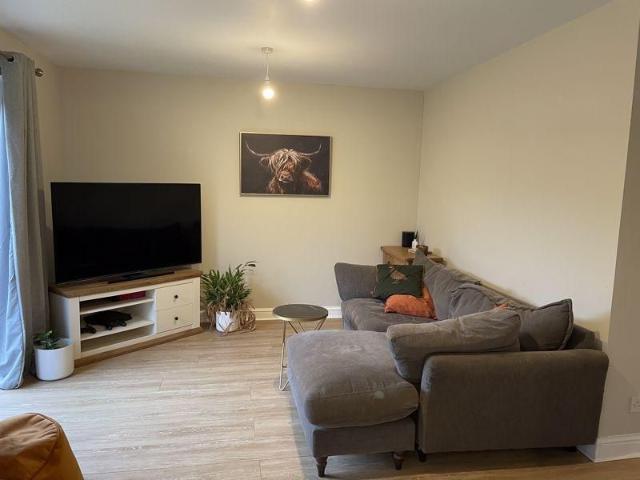 4 bedroom detached house to rent