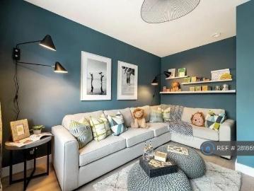 4 bedroom detached house to rent