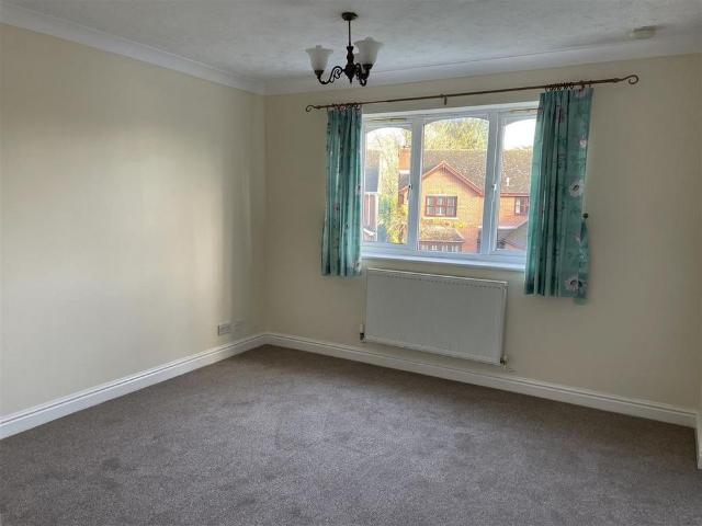 4 bedroom detached house to rent