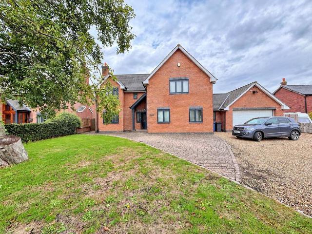 4 bedroom detached house to rent