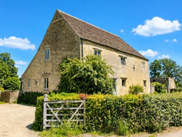 4 bedroom detached house to rent