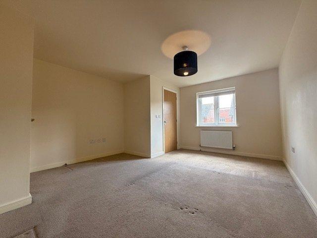 4 bedroom detached house to rent