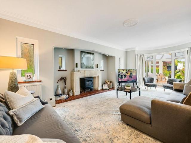 4 bedroom detached house to rent