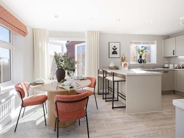 4 bedroom detached house to rent