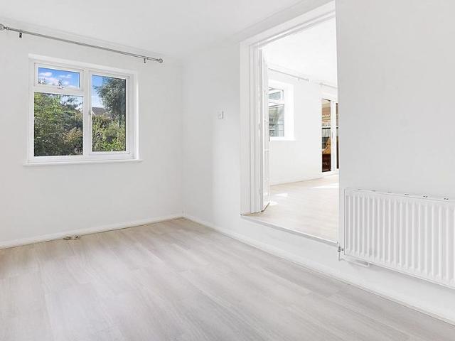 4 bedroom detached house to rent
