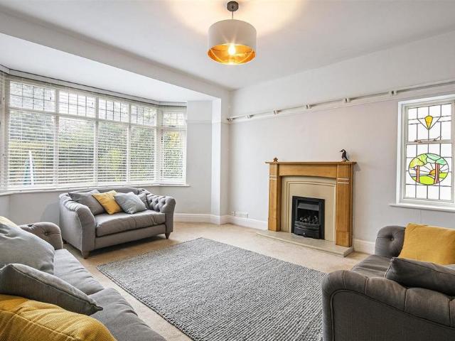 4 bedroom detached house to rent