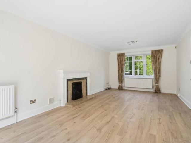 4 bedroom detached house to rent