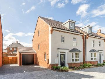 4 bedroom detached house to rent