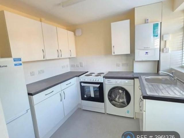 4 bedroom detached house to rent