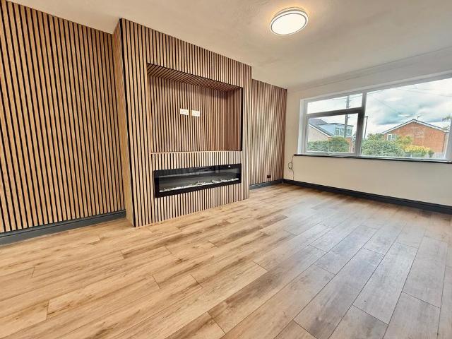 4 bedroom detached house to rent