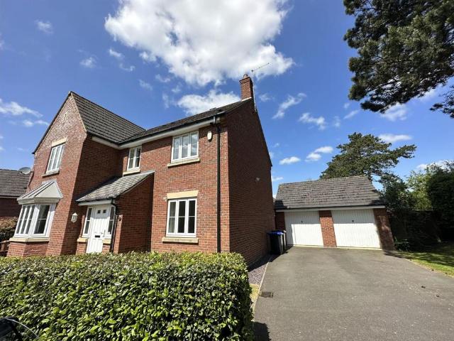 4 bedroom detached house to rent
