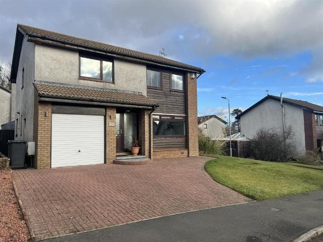 4 bedroom detached house to rent