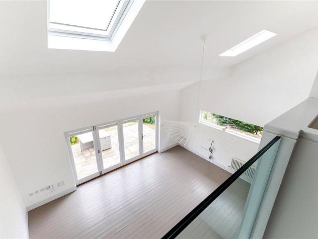4 bedroom detached house to rent