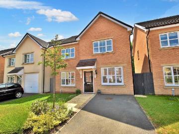 4 bedroom detached house to rent
