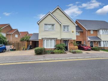 4 bedroom detached house to rent