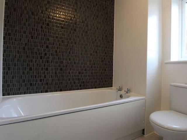 4 bedroom detached house to rent
