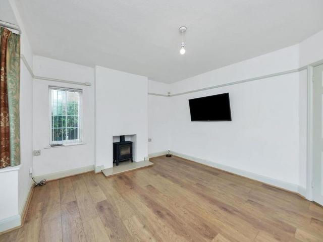 4 bedroom detached house to rent
