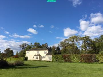 4 bedroom detached house to rent