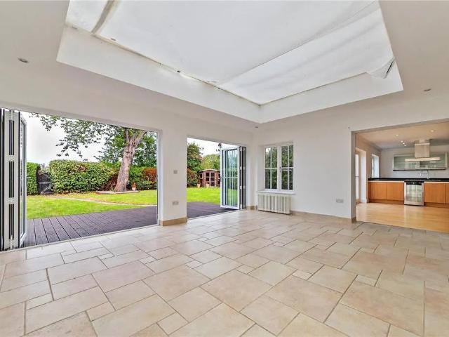 4 bedroom detached house to rent