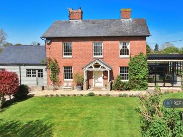 4 bedroom detached house to rent