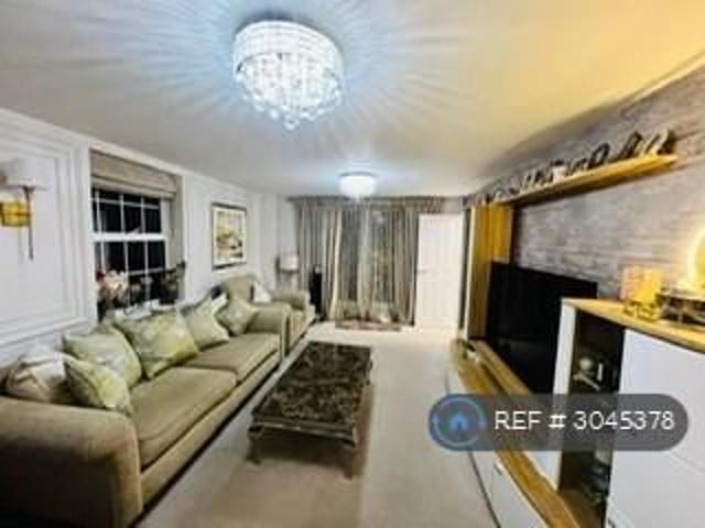 4 bedroom detached house to rent