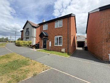 4 bedroom detached house to rent