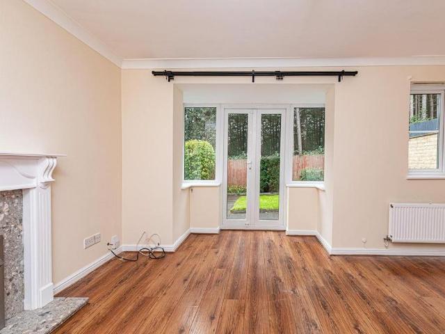 4 bedroom detached house to rent
