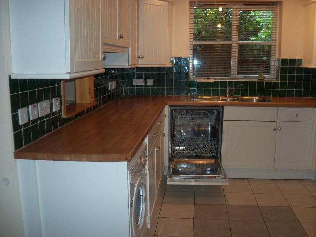 4 bedroom detached house to rent