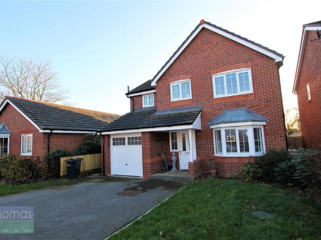4 bedroom detached house to rent