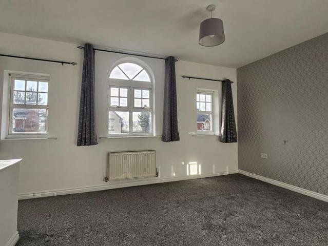 4 bedroom detached house to rent