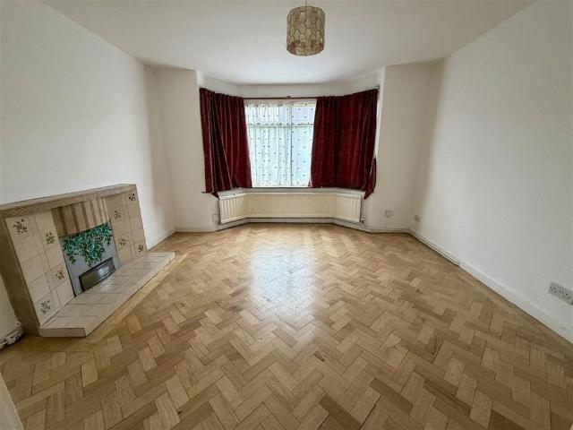4 bedroom detached house to rent