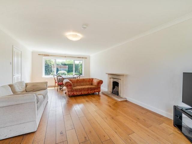 4 bedroom detached house to rent
