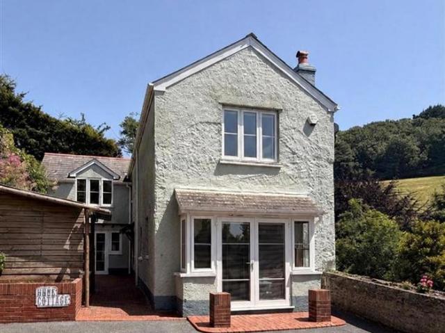 4 bedroom detached house to rent