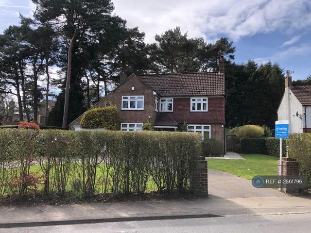 4 bedroom detached house to rent