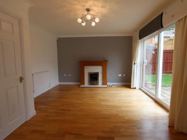 4 bedroom detached house to rent