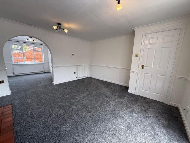 4 bedroom detached house to rent