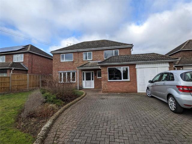4 bedroom detached house to rent