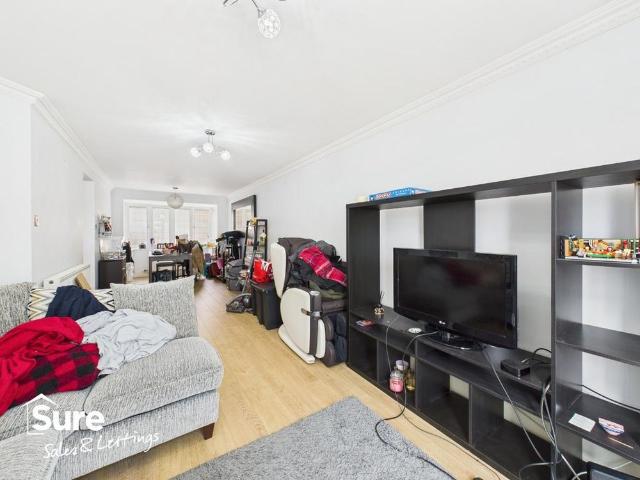 4 bedroom detached house to rent