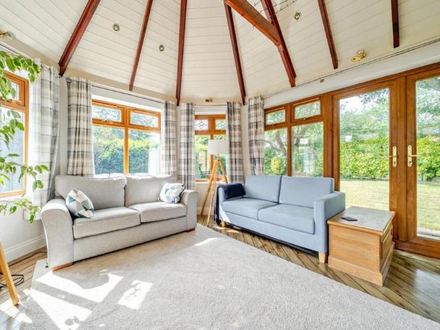 4 bedroom detached house to rent