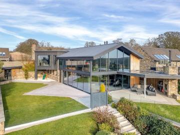 4 bedroom detached house to rent