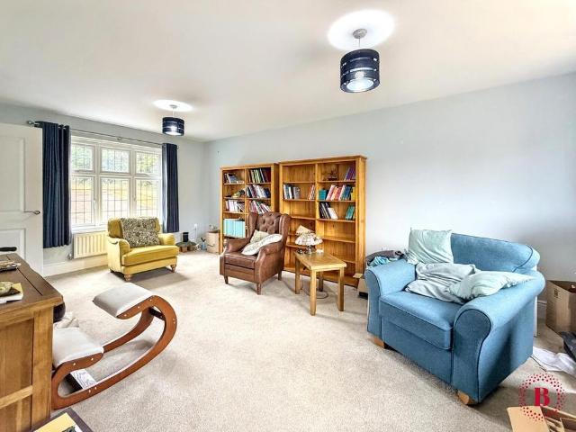 4 bedroom detached house to rent