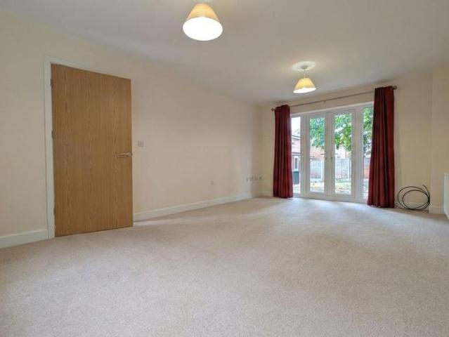 4 bedroom detached house to rent