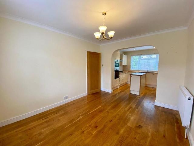 4 bedroom detached house to rent