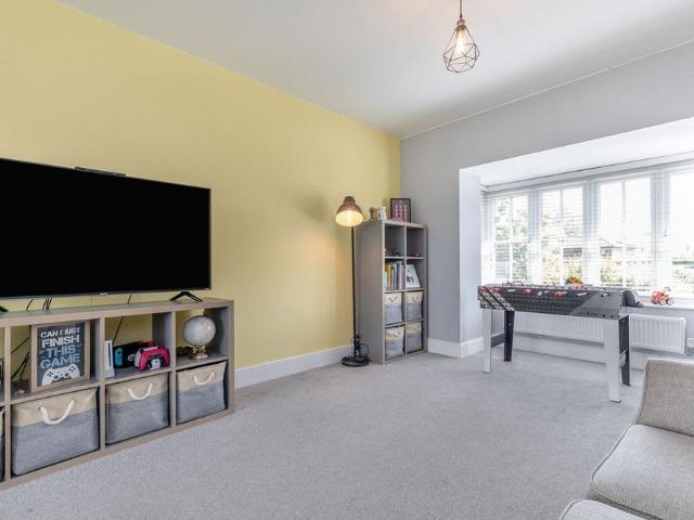 4 bedroom detached house to rent