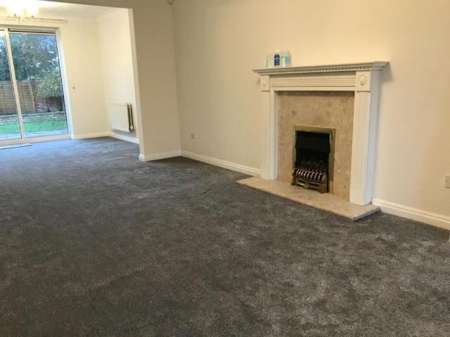 4 bedroom detached house to rent