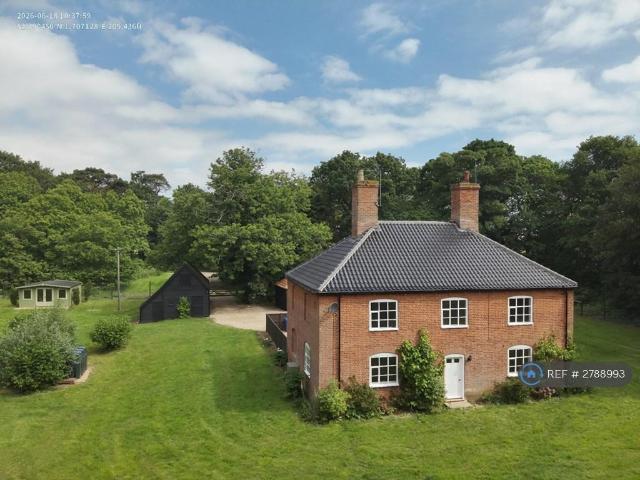 4 bedroom detached house to rent