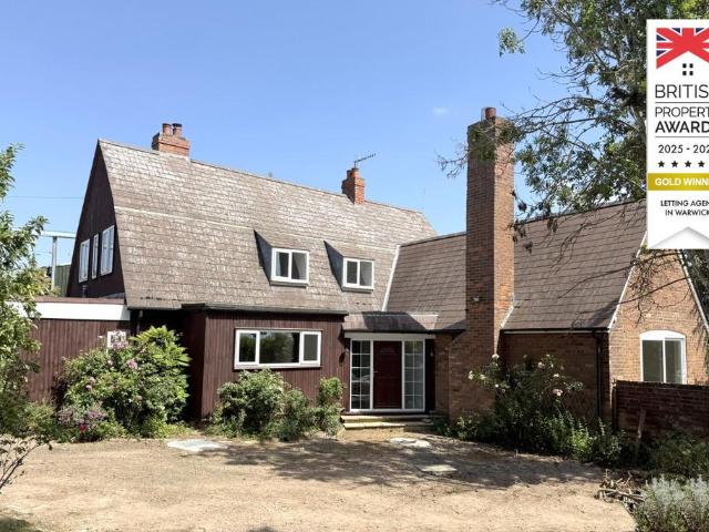 4 bedroom detached house to rent