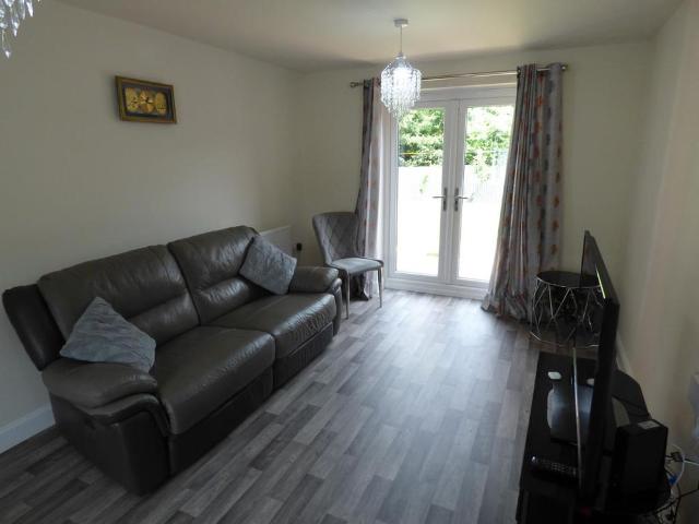 4 bedroom detached house to rent